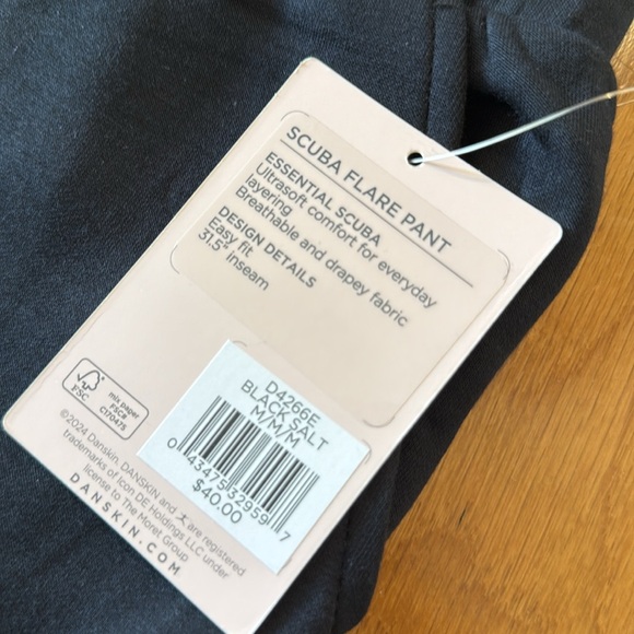 NWT Danskin Scuba Pant Essential Black - Picture 3 of 6